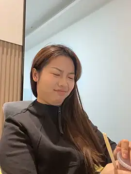 Snapshot of GYYoo chatting on November 27, 5:31 am GYYoo online show from November 27, 5:31 am