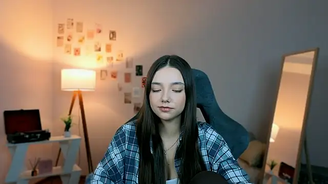 Vexorine online show from April 17, 7:17 pm