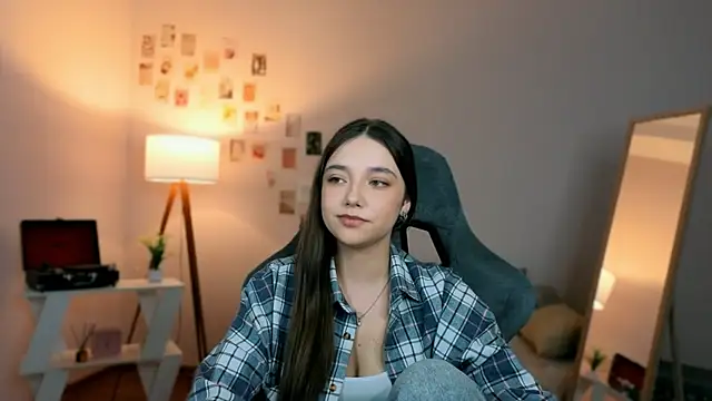 Vexorine online show from April 18, 7:40 pm