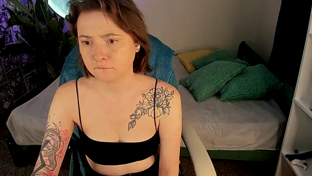 Snapshot of LaylaCookies_ chatting on December 5, 5:49 am LaylaCookies online show from December 5, 5:49 am