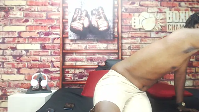 Snapshot of BlackAndAxel chatting on December 17, 10:49 pm BlackAndAxel online show from December 17, 10:49 pm