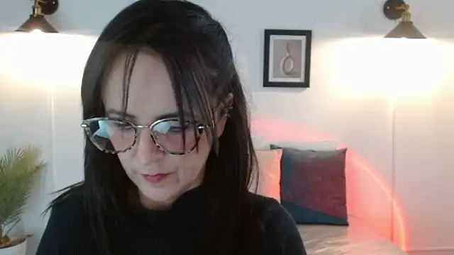 Juliana  lx online show from March 12, 2:45 pm