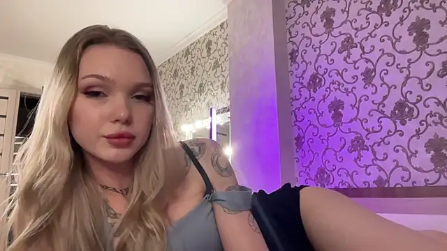 Snapshot of Amelly_04Sun chatting on December 4, 7:11 pm Amelly 04Sun online show from December 4, 7:11 pm