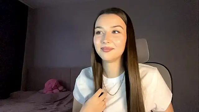 Annie SmiIe online show from November 24, 10:15 am