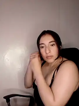 kira-stormm online show from May 19, 10:05 pm
