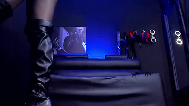 AprilStoness online show from March 16, 7:40 pm