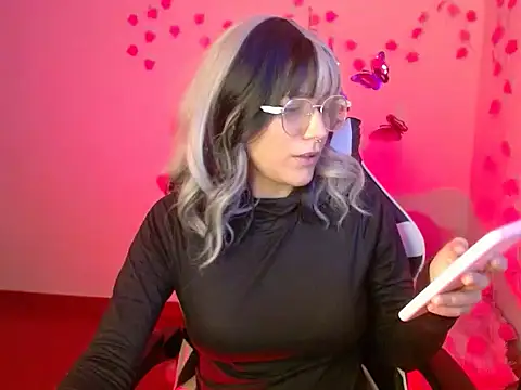 Snapshot of venus_222 chatting on December 15, 3:33 am venus 222 online show from December 15, 3:33 am