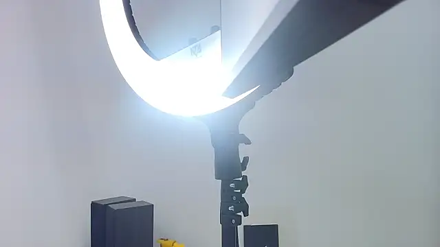 Snapshot of lili_jhonson chatting on November 26, 11:55 am lili jhonson online show from November 26, 11:55 am