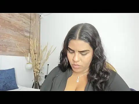 Snapshot of lathiffa chatting on December 15, 10:47 pm lathiffa online show from December 15, 10:47 pm