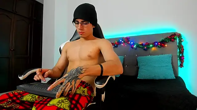 eren jeager online show from December 22, 1:13 am