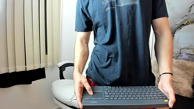 eren jeager online show from February 13, 1:34 am