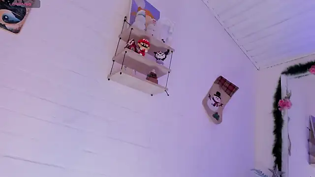 Snapshot of Cristal_dark chatting on December 16, 2:49 am Cristal dark online show from December 16, 2:49 am