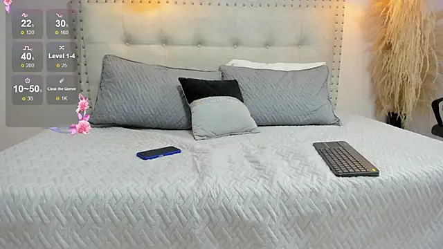 Esmeralda cutes online show from December 5, 7:32 pm