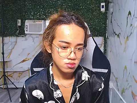 Snapshot of imadriana12 chatting on November 27, 6:26 am imadriana12 online show from November 27, 6:26 am