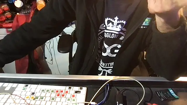 Snapshot of SinlessFreedom7 chatting on February 6, 3:55 am SinlessFreedom7 online show from February 6, 3:55 am