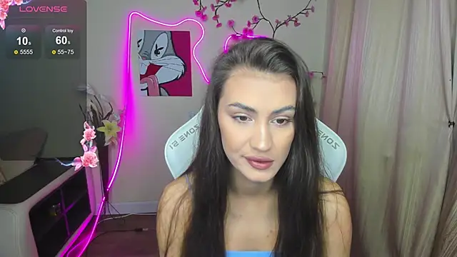 Snapshot of AdeleLuu chatting on November 30, 1:20 am AdeleLuu online show from November 30, 1:20 am