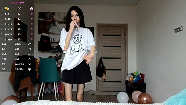 Snapshot of KennaElse chatting on November 25, 7:08 am KennaElse online show from November 25, 7:08 am