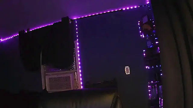 KingCole2390 online show from February 3, 6:40 am