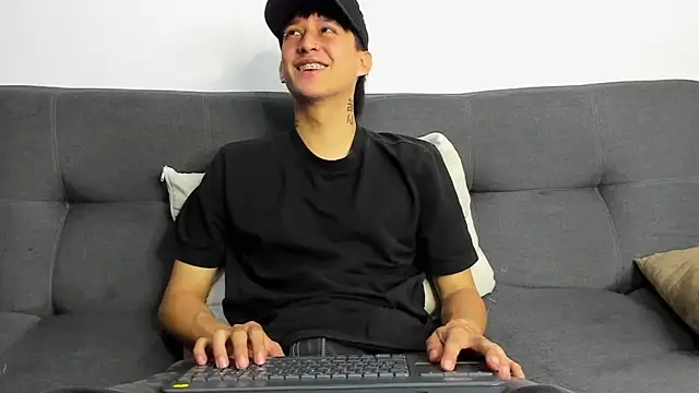 Snapshot of Darsel_night chatting on December 17, 7:53 pm Darsel night online show from December 17, 7:53 pm