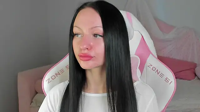 Snapshot of NaomiBlakes chatting on December 4, 5:28 am NaomiBlakes online show from December 4, 5:28 am