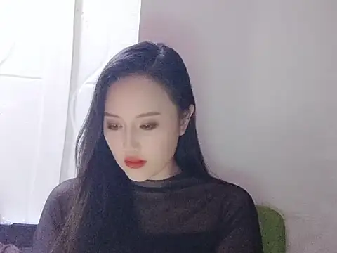 Snapshot of A-Emilyy chatting on November 29, 1:47 pm A-Emilyy online show from November 29, 1:47 pm