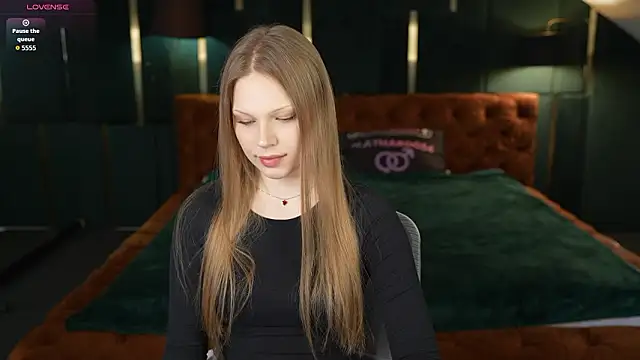 Charlotte Dreams online show from March 11, 11:38 am