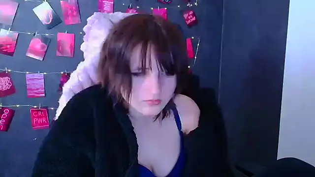 Snapshot of Alice_Wonderme chatting on January 5, 10:57 pm Alice Wonderme online show from January 5, 10:57 pm