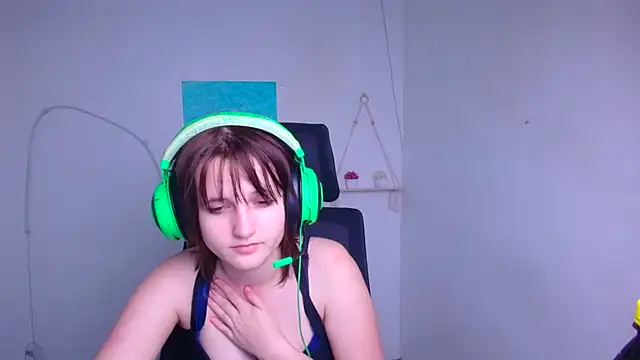 Snapshot of Alice_Wonderme chatting on January 12, 10:48 pm Alice Wonderme online show from January 12, 10:48 pm