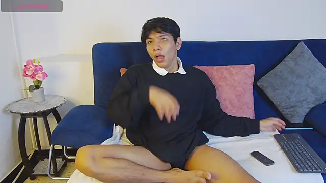 Liam Sinclair online show from November 25, 12:27 pm