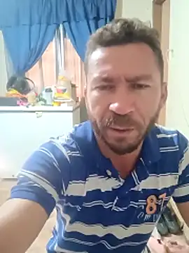 RobertoLuiz84 online show from May 4, 5:53 pm