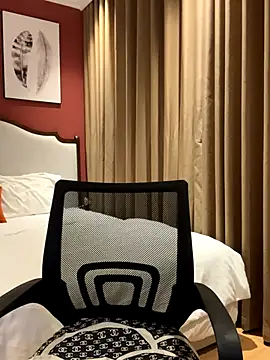 Snapshot of Queen-of-Love chatting on December 1, 2:11 pm Queen-of-Love online show from December 1, 2:11 pm