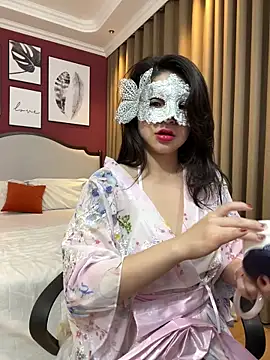 Snapshot of Queen-of-Love chatting on December 2, 2:12 pm Queen-of-Love online show from December 2, 2:12 pm