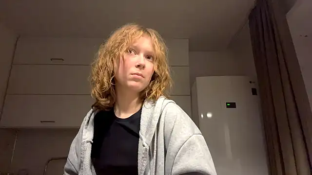 Snapshot of ElfriedaZwack chatting on December 1, 5:07 pm ElfriedaZwack online show from December 1, 5:07 pm