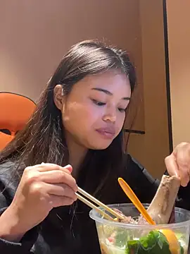 Toffee-00 online show from December 5, 11:08 am