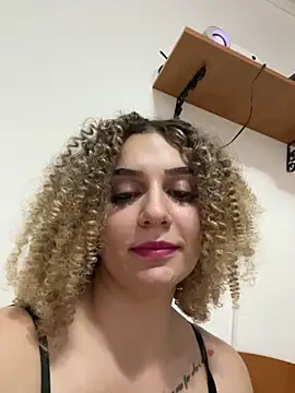 Snapshot of CrazyJessika chatting on February 8, 5:38 pm CrazyJessika online show from February 8, 5:38 pm