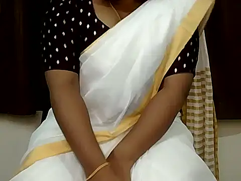 Snapshot of cleopatra9999 chatting on April 15, 2:24 pm cleopatra9999 online show from April 15, 2:24 pm