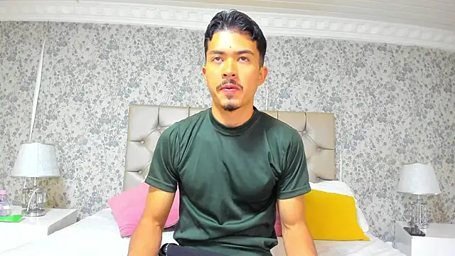 Snapshot of NicolaiKarav chatting on November 26, 10:05 am NicolaiKarav online show from November 26, 10:05 am