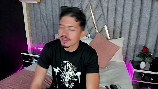 Snapshot of NicolaiKarav chatting on February 2, 12:04 pm NicolaiKarav online show from February 2, 12:04 pm