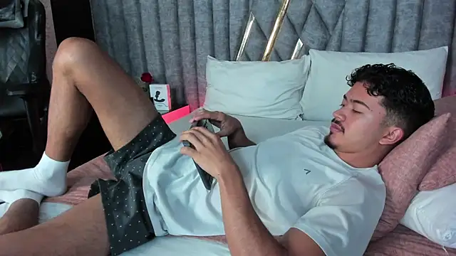 Snapshot of NicolaiKarav chatting on February 8, 12:08 pm NicolaiKarav online show from February 8, 12:08 pm