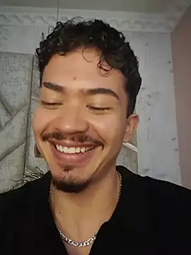 Snapshot of NicolaiKarav chatting on February 18, 10:22 am NicolaiKarav online show from February 18, 10:22 am