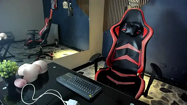 Snapshot of NicolaiKarav chatting on February 26, 7:24 pm NicolaiKarav online show from February 26, 7:24 pm