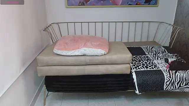 Roxanne vale online show from February 28, 8:21 pm