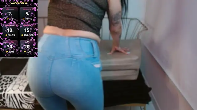 Roxanne vale online show from May 11, 8:17 pm