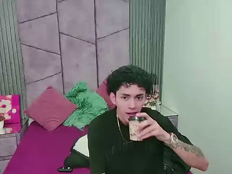 Snapshot of JackCooperr chatting on January 9, 12:41 pm JackCooperr online show from January 9, 12:41 pm