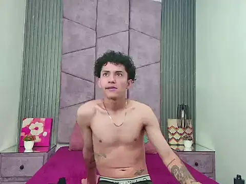 Snapshot of JackCooperr chatting on January 10, 12:29 pm JackCooperr online show from January 10, 12:29 pm