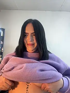 Snapshot of emily_acorn chatting on November 28, 3:42 am emily acorn online show from November 28, 3:42 am