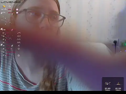 Snapshot of LustfulSarah chatting on January 5, 9:47 pm LustfulSarah online show from January 5, 9:47 pm