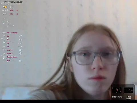 Snapshot of LustfulSarah chatting on January 9, 12:46 am LustfulSarah online show from January 9, 12:46 am