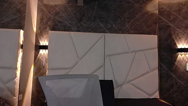 Snapshot of mia_violet8 chatting on November 25, 12:21 am mia violet8 online show from November 25, 12:21 am