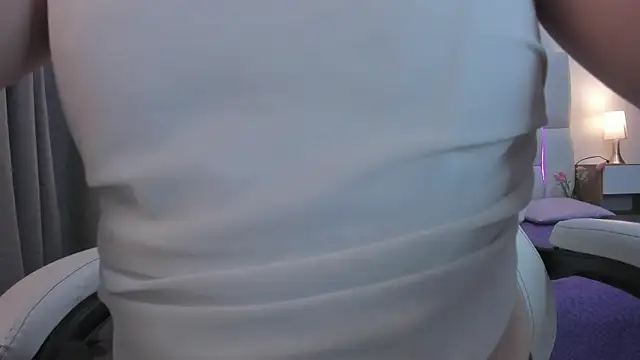 mask red girl online show from April 6, 12:28 pm